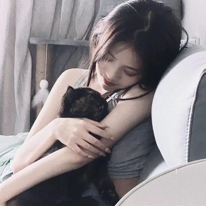 开画少女漫海报